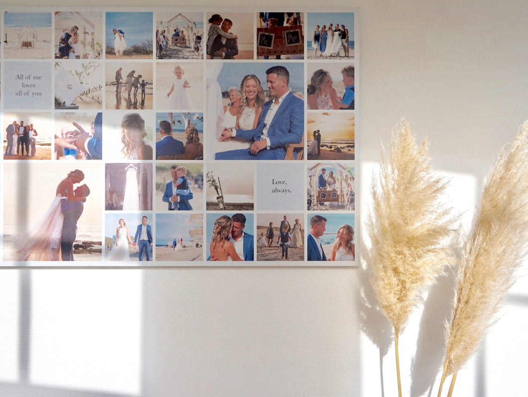 Persoonlijke foto als wanddecoratie in een rustige woonkamer