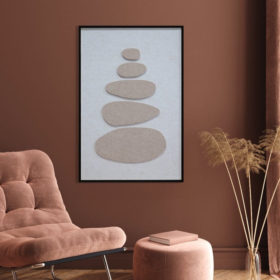 Instawall Akoestisch Stacked Ovals wanddecoratie met beige ovale vormen in een zwarte lijst, in een warme woonkamer