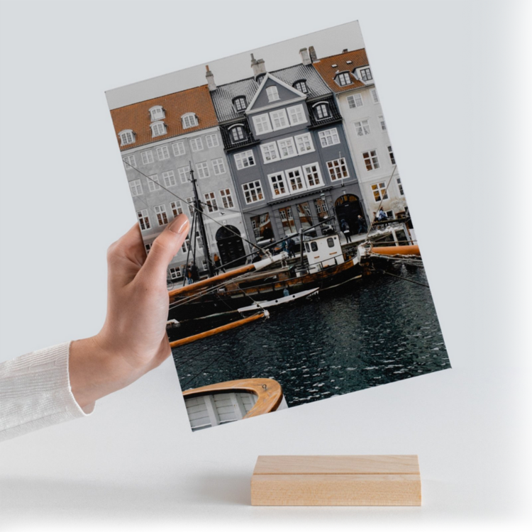 Print in wooden photo holder